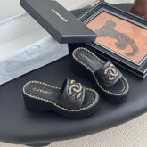 WEDGE HEELS IN BLACK CALFSKIN MIX CHAIN BASE